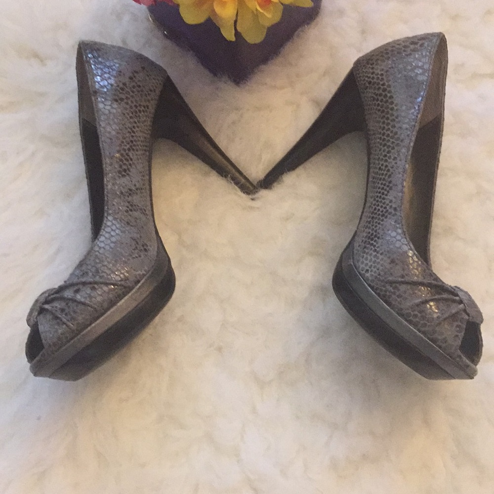 Moda Heels 6 - Picture 2 of 7